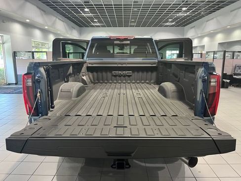 Used 2025 GMC Sierra 2500 Denali w/ Denali Reserve Package AWD/4WD image 10