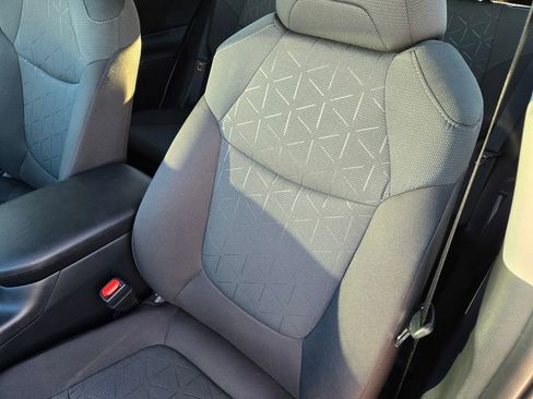 Used 2025 Toyota RAV4 XLE w/ Convenience Package image 14