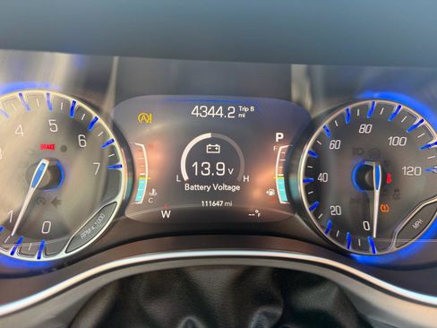 Used 2018 Chrysler Pacifica Touring-L w/ Advanced Safetytec Group FWD image 35