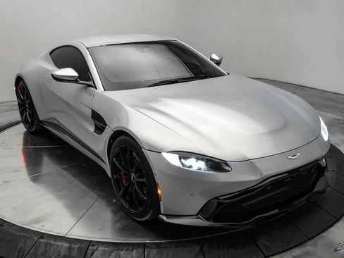 Used 2019 Aston Martin V8 Vantage Coupe RWD image 28