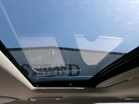 Used 2025 Hyundai Venue SEL FWD image 15