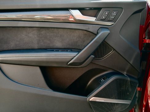 Used 2019 Audi SQ5 Premium Plus w/ Premium Plus Package image 9