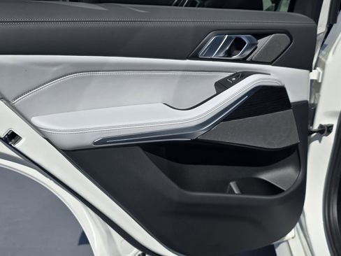 New 2026 BMW X5 xDrive40i w/ M Sport Package image 12