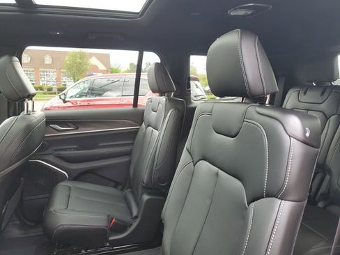 New 2026 Jeep Grand Cherokee L Limited AWD/4WD image 13