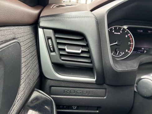 Used 2023 Nissan Rogue S image 26