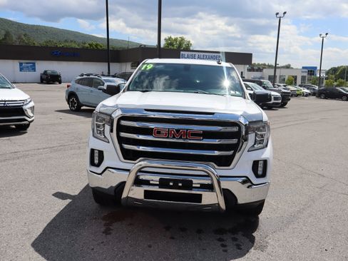 Used 2019 GMC Sierra 1500 SLE w/ SLE Value Package AWD/4WD image 9