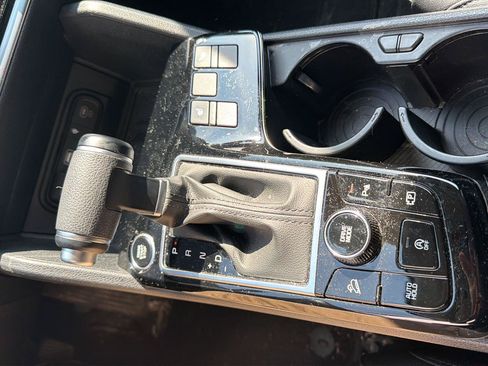 Used 2024 Kia Sportage EX FWD image 9