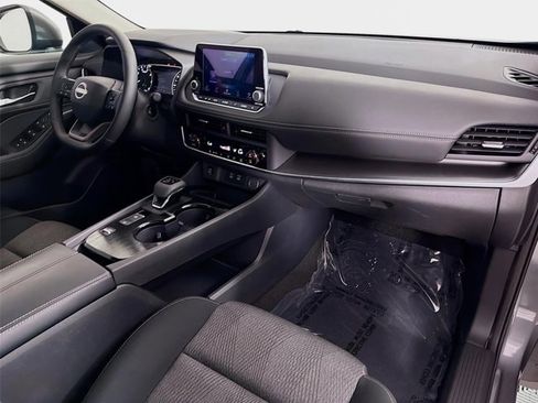 Certified 2026 Nissan Rogue SV w/ Cold Weather Package FWD image 28