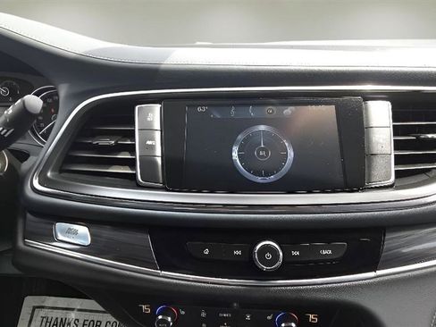 Used 2018 Buick Enclave Essence AWD/4WD image 14