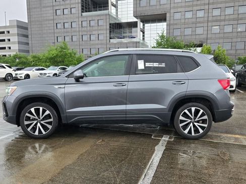 Used 2024 Volkswagen Taos SE image 5