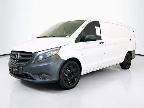 Used 2021 Mercedes-Benz Metris image 3