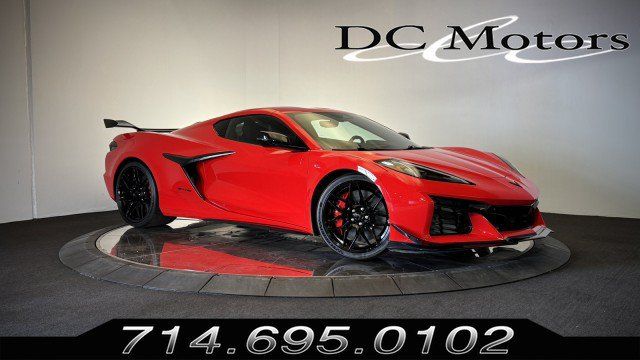 Used 2024 Chevrolet Corvette Z06 w/ Z07 Performance Package RWD image 1
