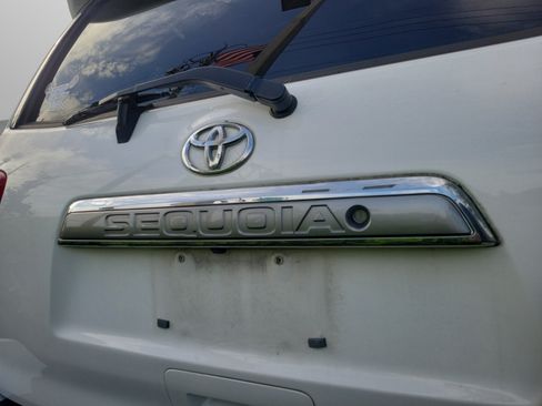 Used 2019 Toyota Sequoia Limited w/ Safety & Convenience Package AWD/4WD image 30