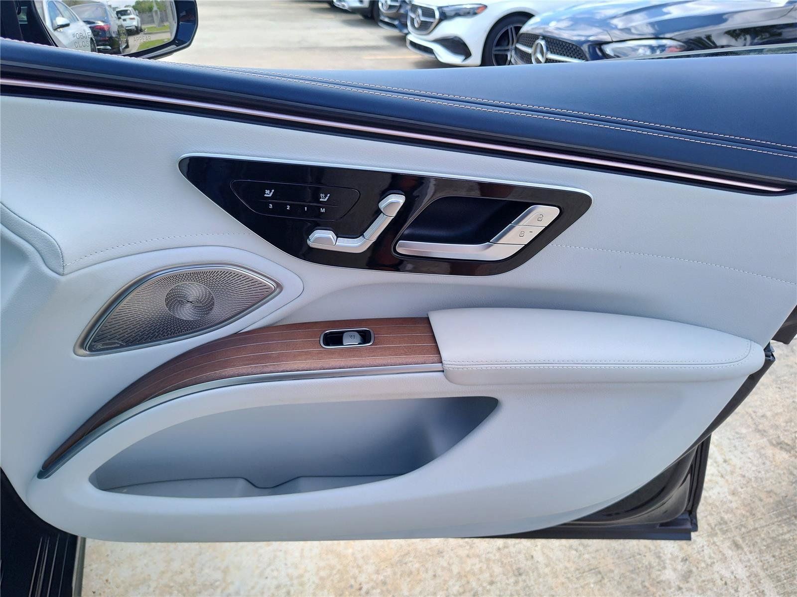 Used 2022 Mercedes-Benz EQS 580 4MATIC Sedan image 22