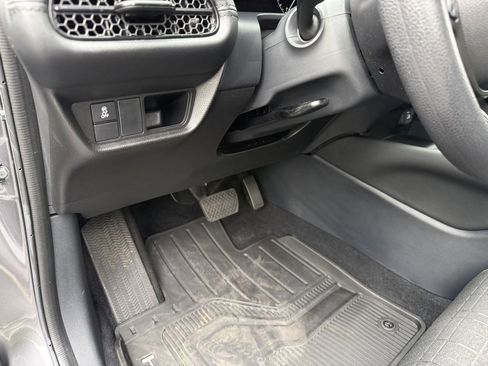 Used 2024 Honda HR-V LX image 13