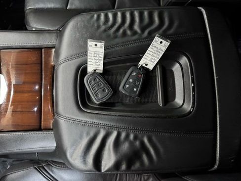 Used 2016 Cadillac Escalade Luxury image 15