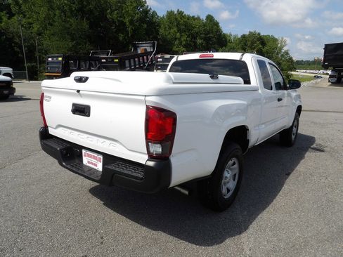 Used 2020 Toyota Tacoma SR image 7