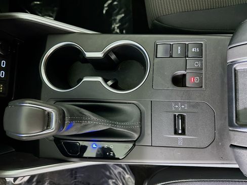 Used 2023 Toyota Highlander LE image 22