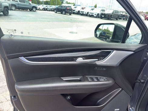 Used 2023 Cadillac XT5 Premium Luxury AWD/4WD image 15