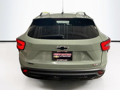 Used 2024 Chevrolet Trax RS FWD image 7