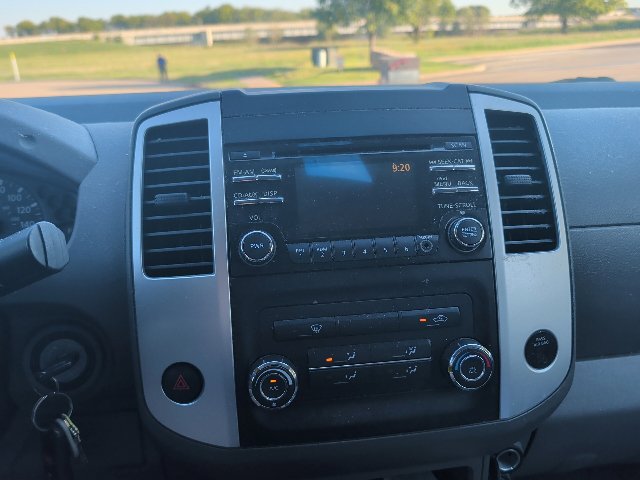 Used 2014 Nissan Frontier SV AWD/4WD image 12