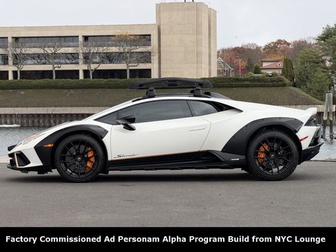 Used 2024 Lamborghini Huracan Sterrato image 8