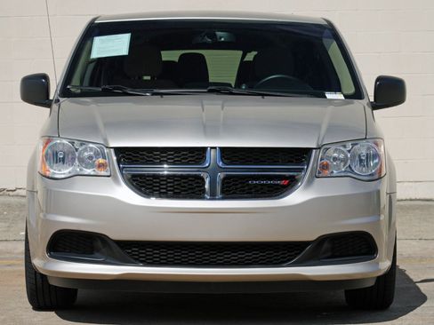 Used 2015 Dodge Grand Caravan American Value Package w/ UConnect Hands-Free Group FWD image 6