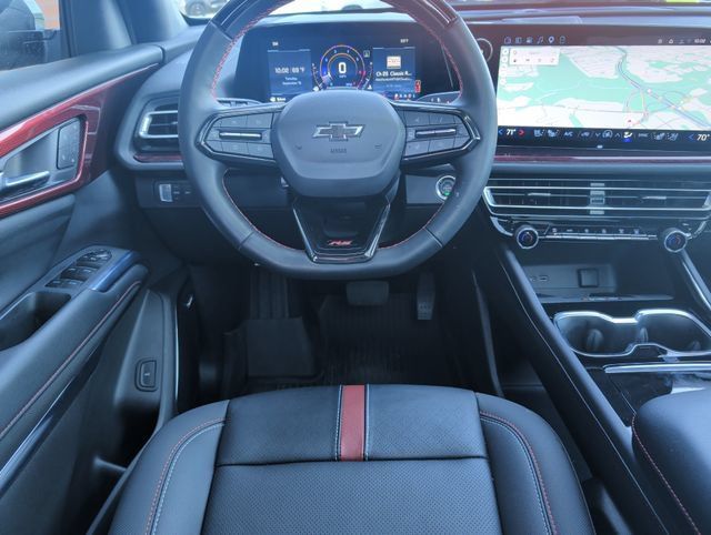 Used 2026 Chevrolet Traverse RS w/ LPO, Floor Liner Package AWD/4WD image 2