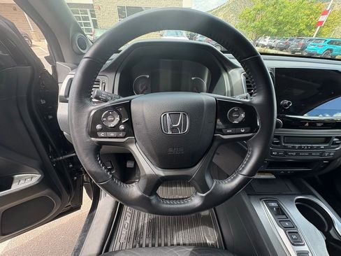 Used 2022 Honda Pilot Special Edition image 2