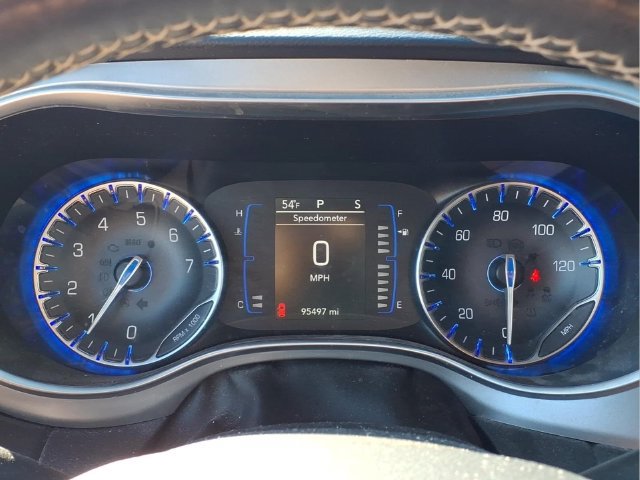 Used 2019 Chrysler Pacifica Touring Plus w/ S Appearance Package FWD image 10