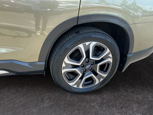 Used 2023 Subaru Ascent Touring AWD/4WD image 9