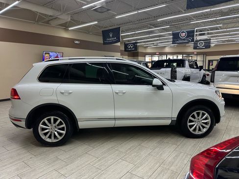Used 2015 Volkswagen Touareg Sport AWD/4WD image 6