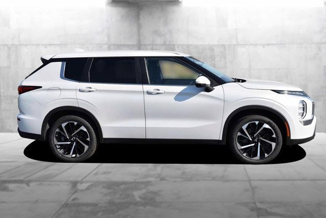 Used 2022 Mitsubishi Outlander ES FWD image 5