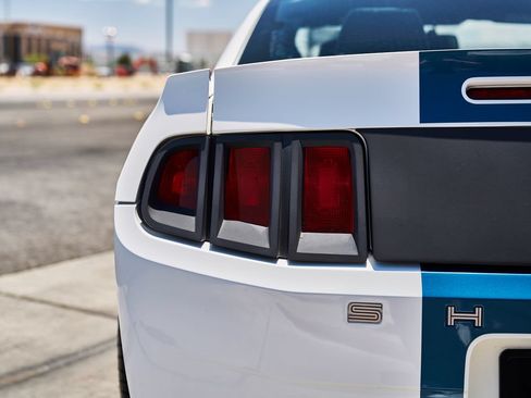 Used 2011 Ford Mustang GT Premium w/ Electronics Pkg RWD image 10