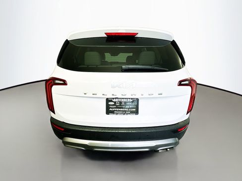 Used 2022 Kia Telluride EX w/ EX Premium Package FWD image 6
