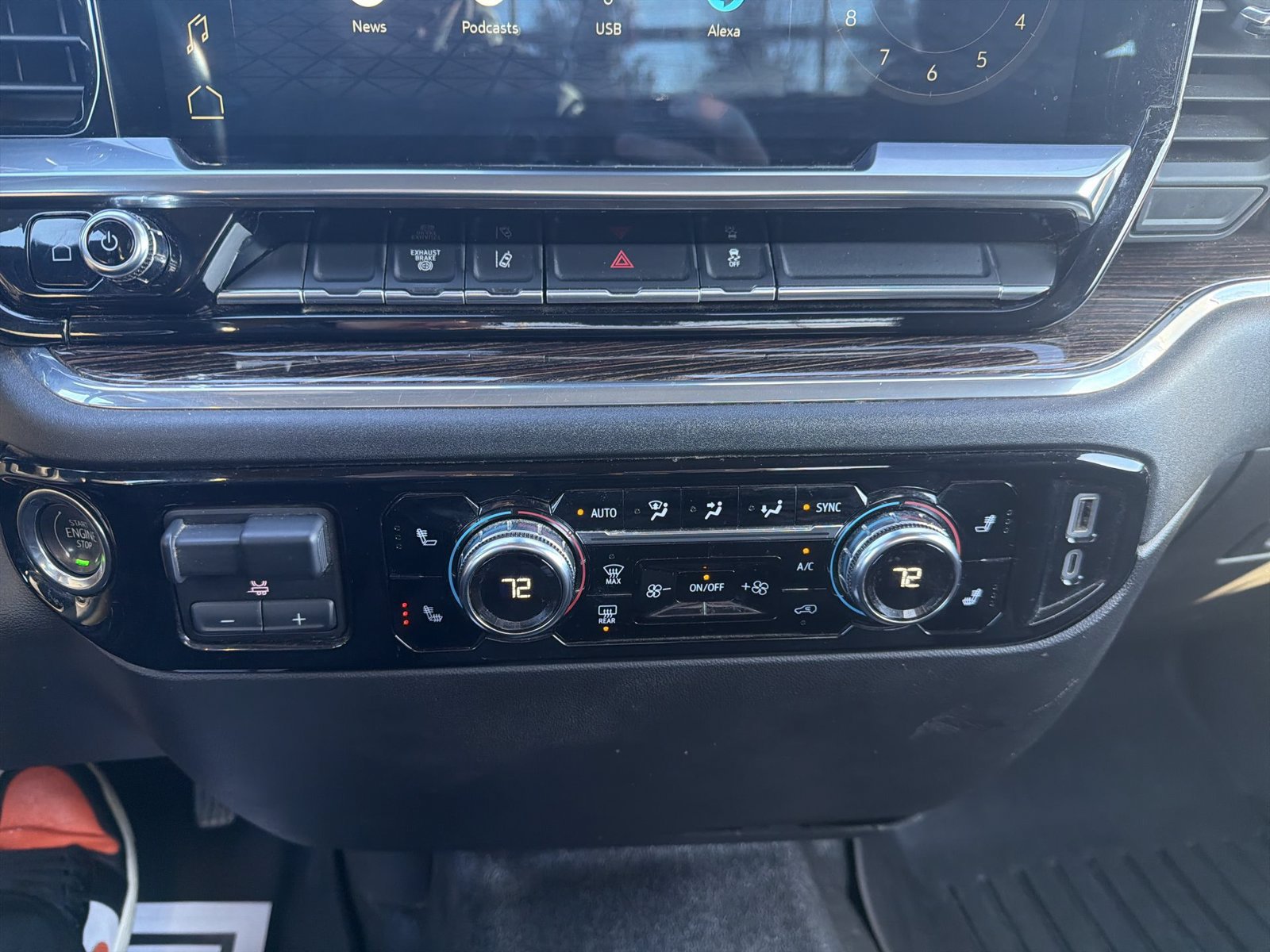 Used 2024 GMC Sierra 3500 SLE w/ SLE Convenience Package AWD/4WD image 15