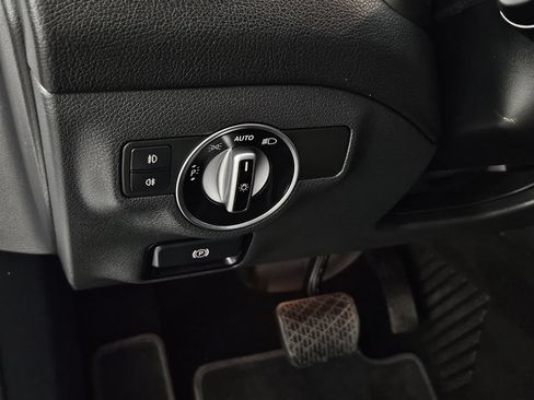 Used 2019 Mercedes-Benz GLA 250 4MATIC image 20
