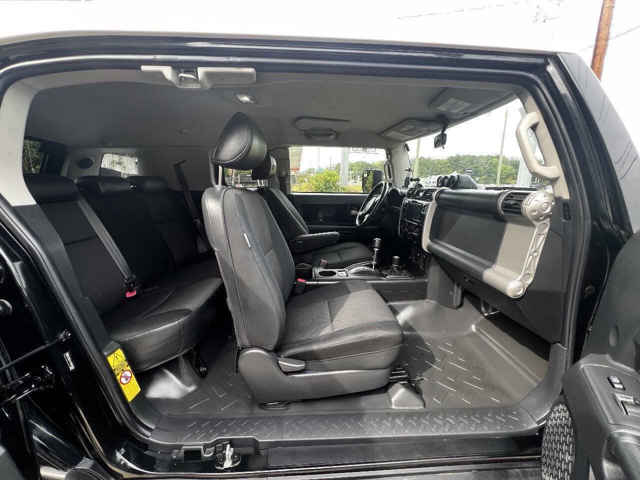 Used 2008 Toyota FJ Cruiser 4WD w/ Upgrade Pkg 2 image 13
