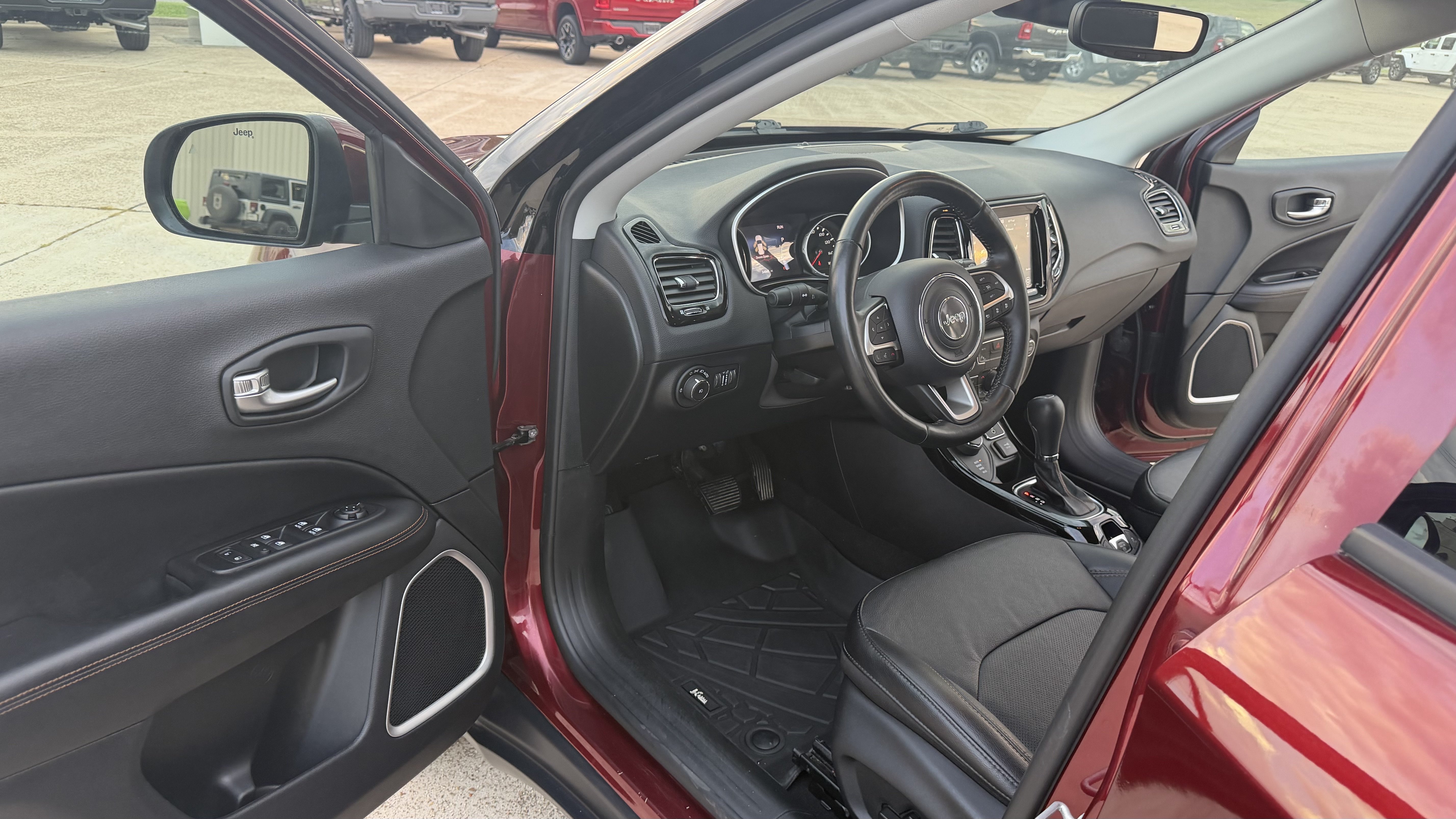 Used 2021 Jeep Compass Limited AWD/4WD image 11