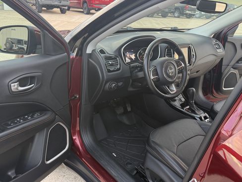Used 2021 Jeep Compass Limited AWD/4WD image 11