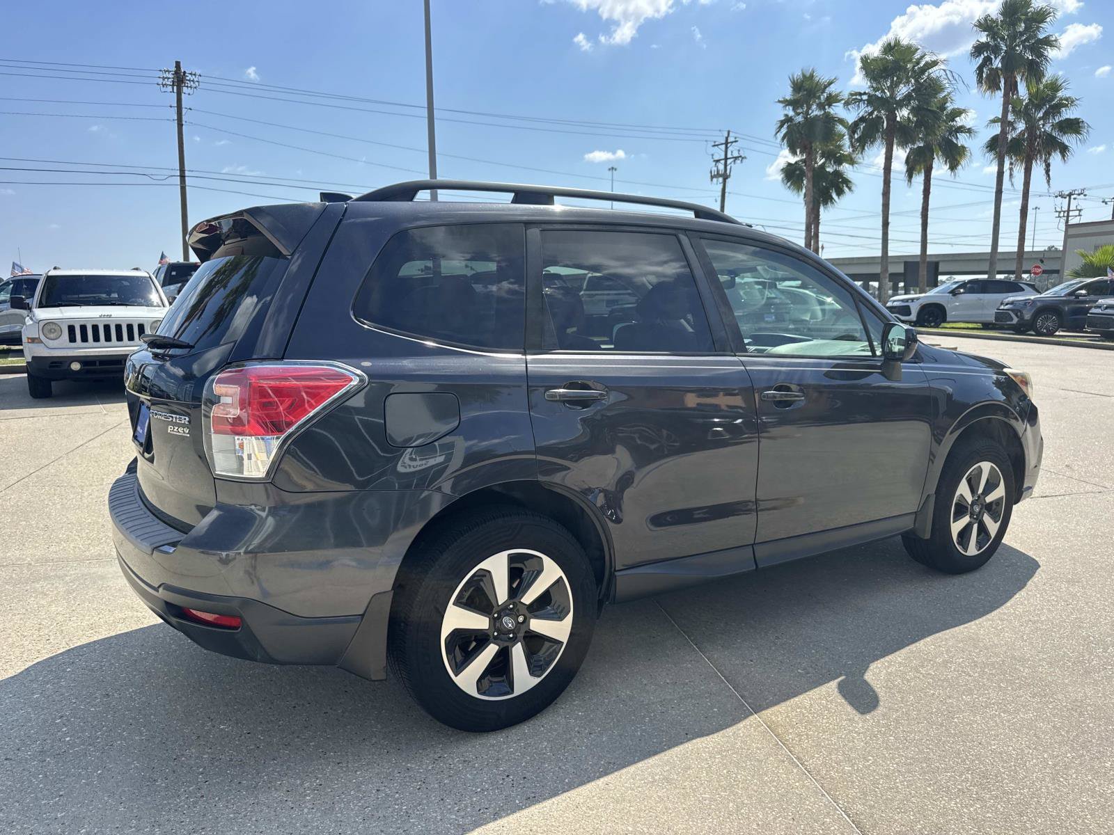 Used 2017 Subaru Forester 2.5i Premium w/ All-Weather Package AWD/4WD image 5