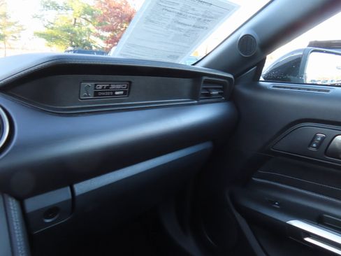 Used 2016 Ford Mustang Shelby GT350 w/ Technology Package image 21