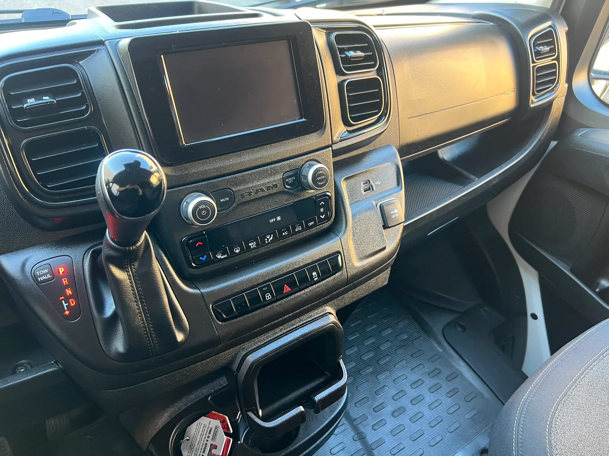 Used 2025 RAM ProMaster 2500 w/ U-Haul Equipment Group FWD image 22