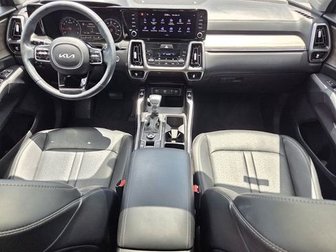 Used 2023 Kia Sorento EX w/ Panoramic Sunroof Package FWD image 13