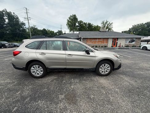 Used 2019 Subaru Outback 2.5i AWD/4WD image 6