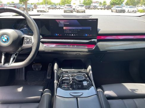 Used 2025 BMW i5 xDrive40 w/ M Sport Package AWD/4WD image 12