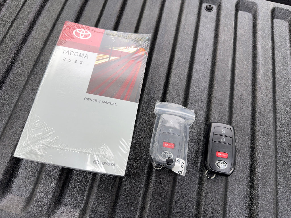 Used 2025 Toyota Tacoma TRD Sport AWD/4WD image 78