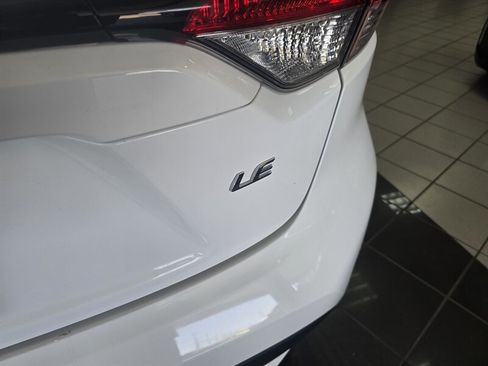 Used 2022 Toyota Corolla LE FWD image 29