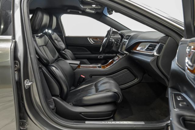 Used 2019 Lincoln Continental Select FWD image 43