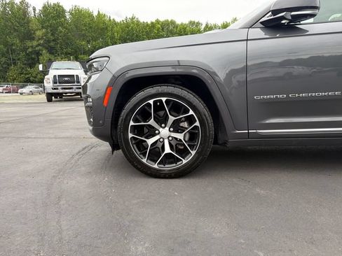 Used 2022 Jeep Grand Cherokee Summit AWD/4WD image 30